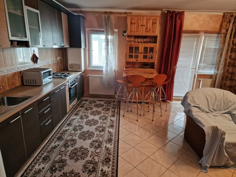 Stefan cel Mare apartament cu 3 camere de vanzare